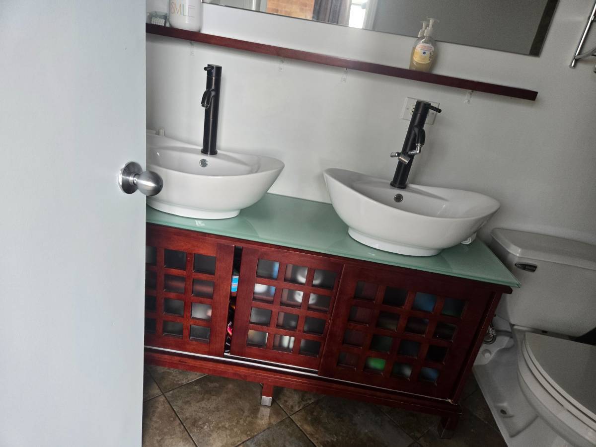 Building Photo - 312 N May St