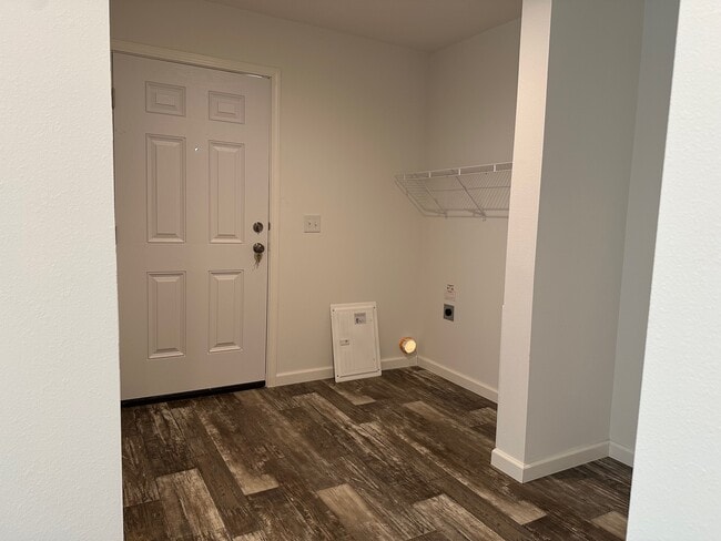 Building Photo - 311 E 36th Pl