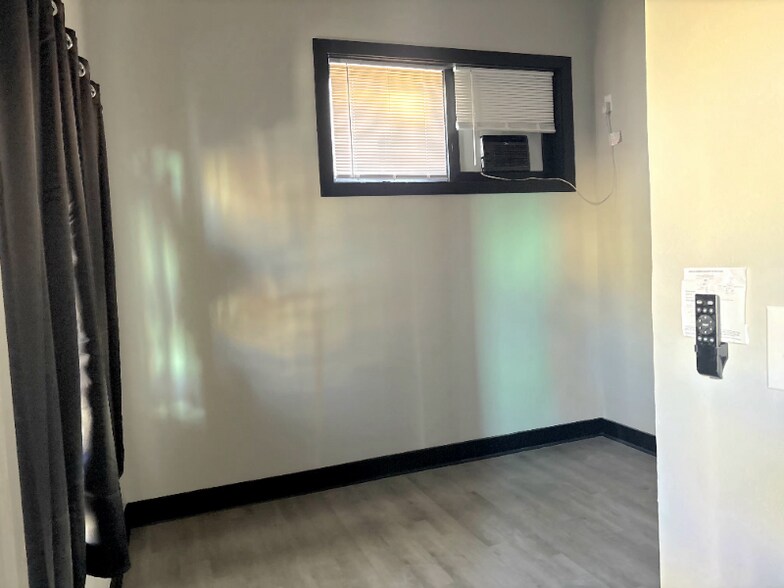 Building Photo - 404 St Philip St