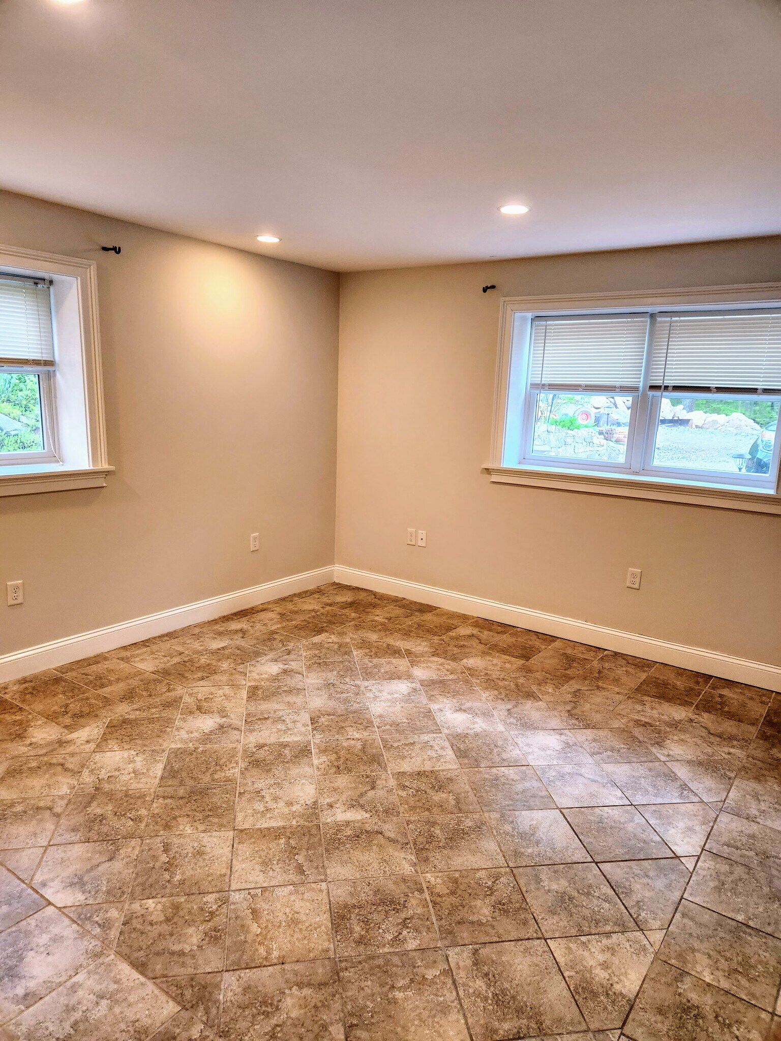 living room - 1462 Old Orchard St