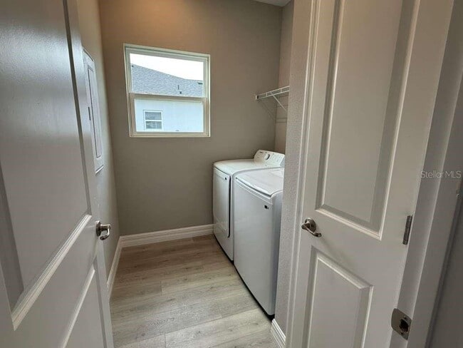 Building Photo - 438 Awin Cir SE