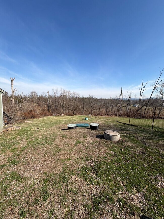 Building Photo - 35 Benjamin Franklin Hwy