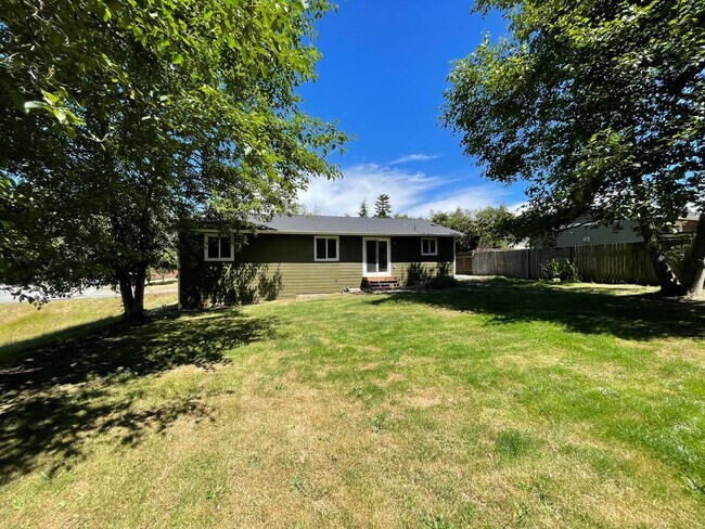 Building Photo - 2415 Forest Park Ln