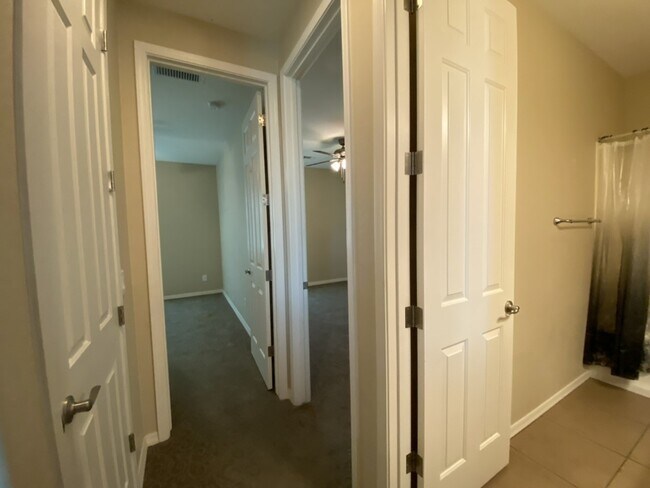 Building Photo - 3726 E Angstead Dr