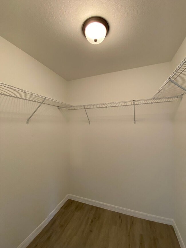 Building Photo - Custom Home - Desirable SW Ocala neighborh...