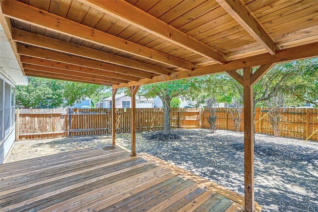 Building Photo - 1701 Hollow Tree Blvd