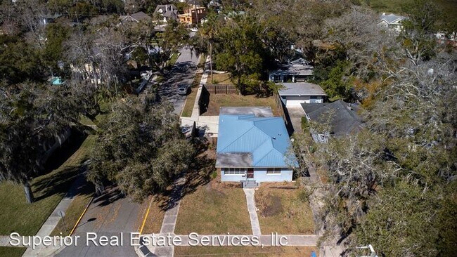 Building Photo - 64 Fullerwood Dr