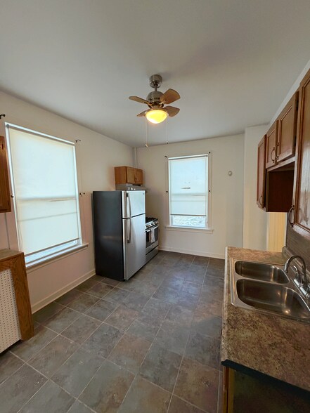 Kitchen - 1244 W 97th Pl
