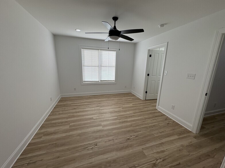 Master bedroom - 74 Luke Ct