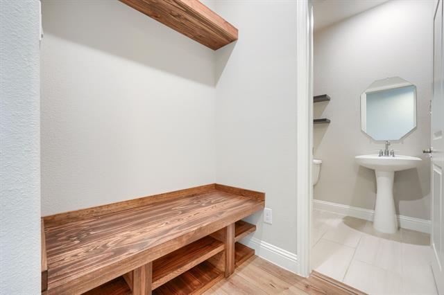 Building Photo - 1328 Cress Gdn Ln