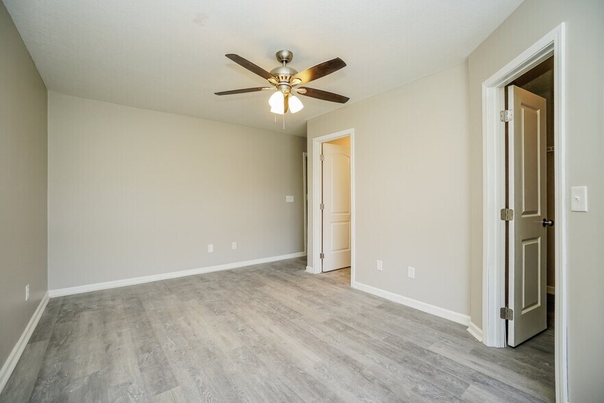 Building Photo - 2847 Blue Moon Dr