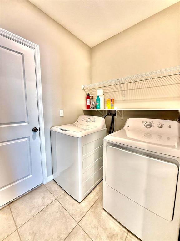 Building Photo - 1036 Royal Empress Dr