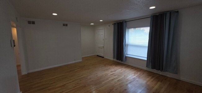 Building Photo - 1306 Mt Olive Ave