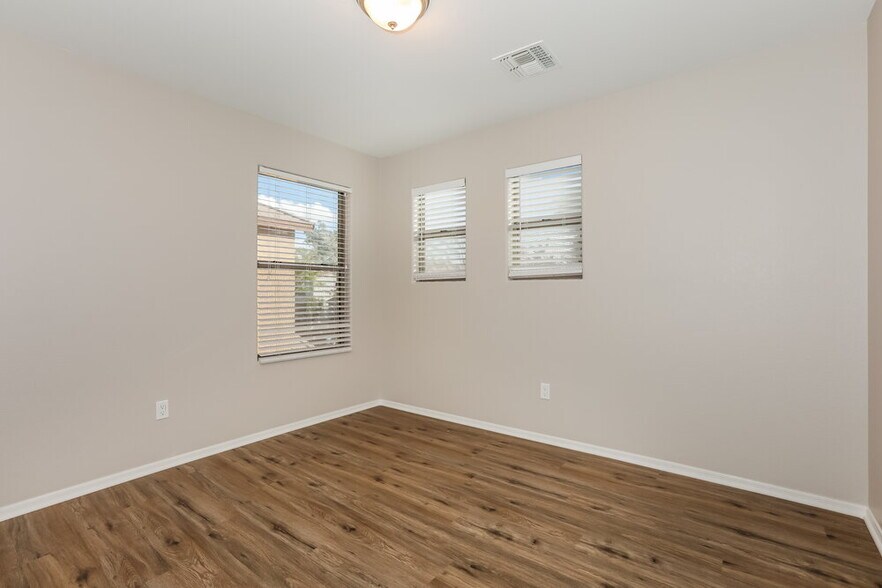 Building Photo - 21116 E Tierra Grande Dr