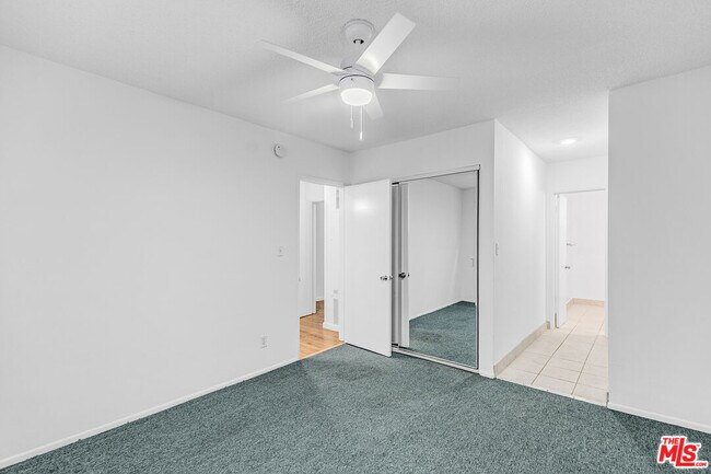 Building Photo - 1812 N Gramercy Pl
