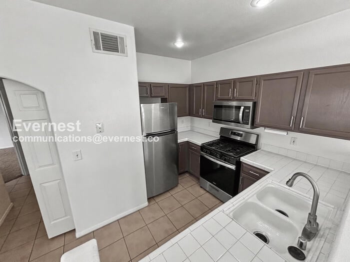 Building Photo - 5922 W Vegas Dr