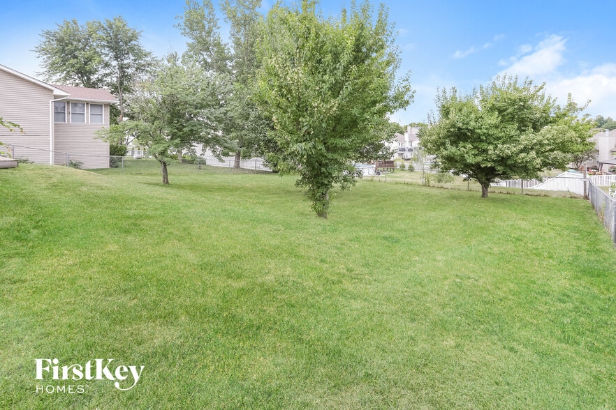 Building Photo - 1709 Bridlespur Dr