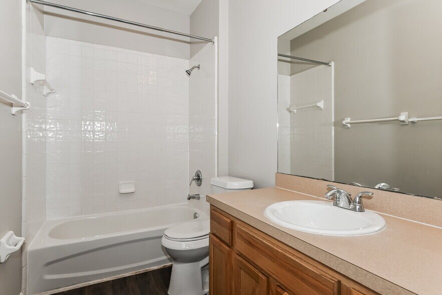 Building Photo - 699 Bellshire Dr