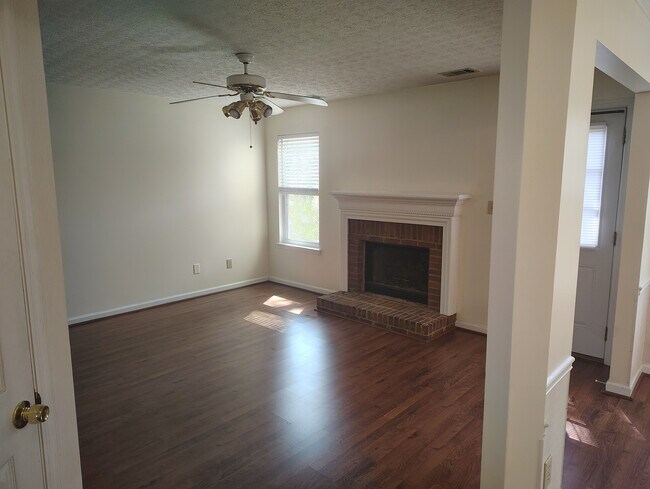 Building Photo - Room in Single Family Home on Caloosa Cove SW