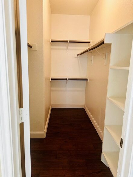 Building Photo - 9933 Beaver Dam Ln