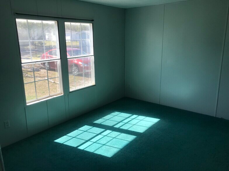 Building Photo - 109 Rainbow Dr