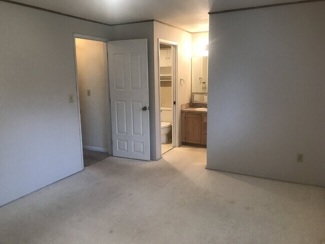 Building Photo - 20968 Travis Ln