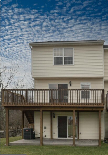 Building Photo - 106 Sir Washington St