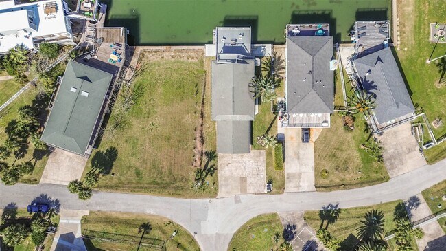 Building Photo - 16542 E Bayside Way