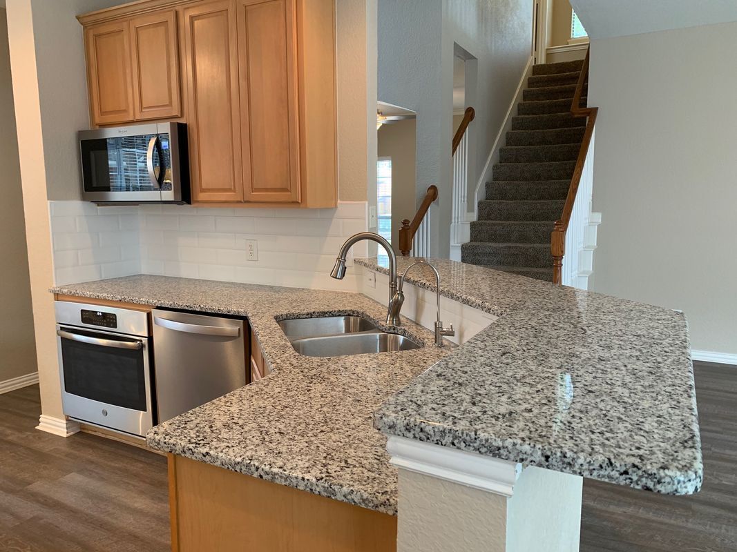 Building Photo - 2644 Dunbar Dr