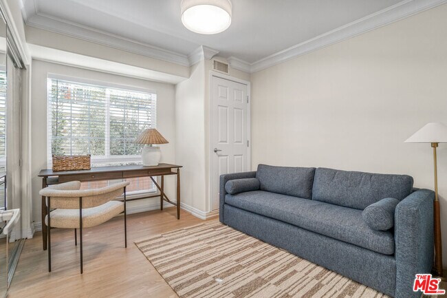 Building Photo - 837 Lincoln Blvd