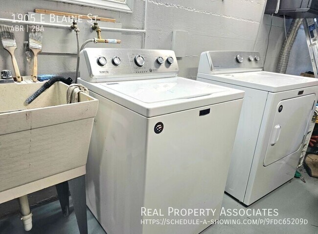 Building Photo - 1905 E Blaine St