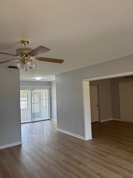 Building Photo - 137 N Lake Reedy Blvd