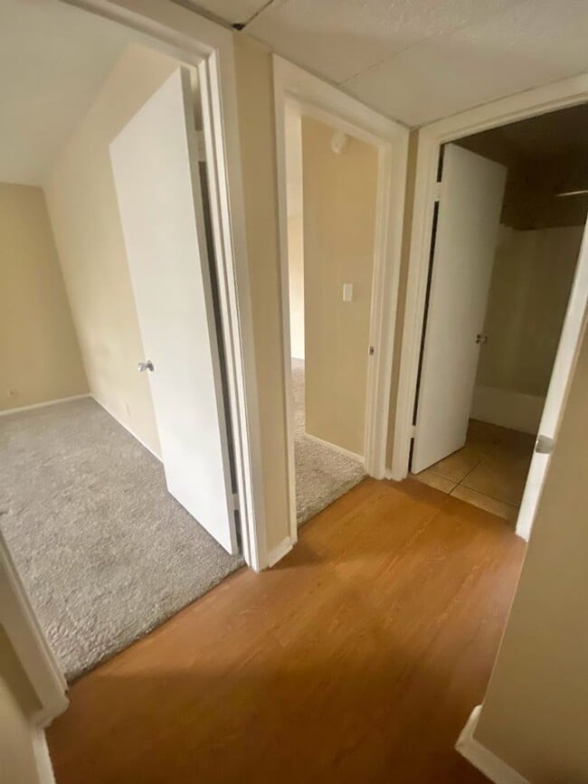 Building Photo - K002 - Pointe #61