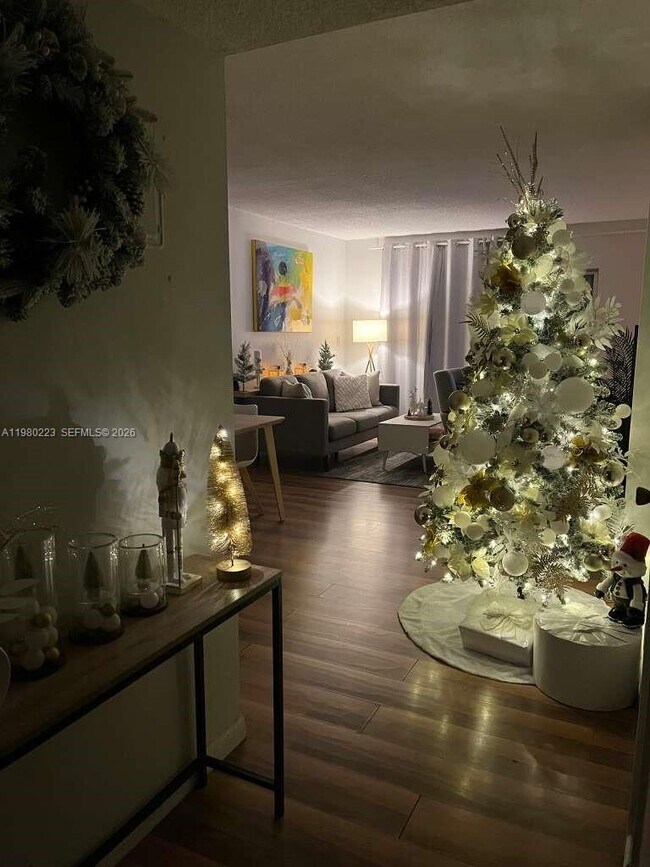 Building Photo - 1701 Washington St