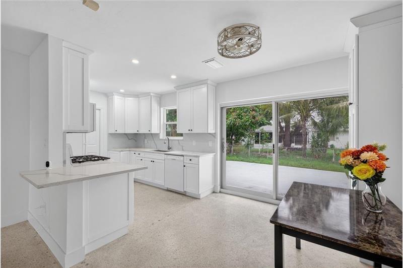 Building Photo - 3131 SW 20th Ct