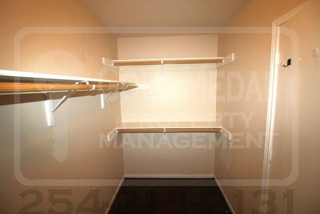Building Photo - 505 Perseus Dr
