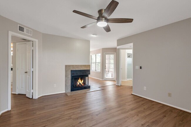 Building Photo - Charming  Updated 2BR- 2  BATH FOOTHILLLS CONDO