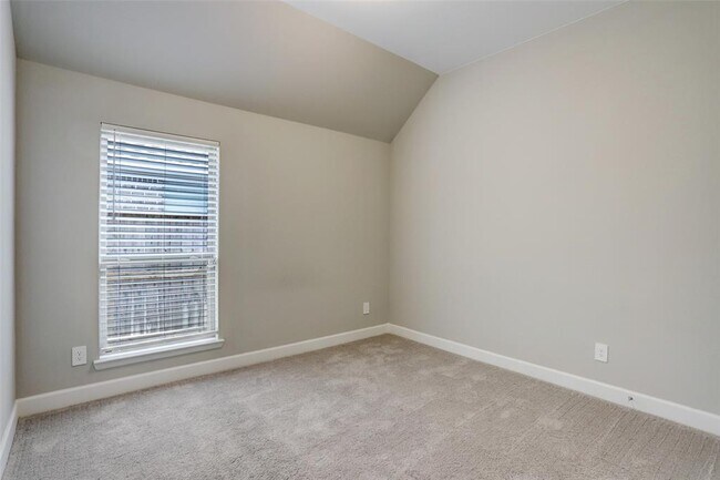 Building Photo - 2818 Tanager Trace