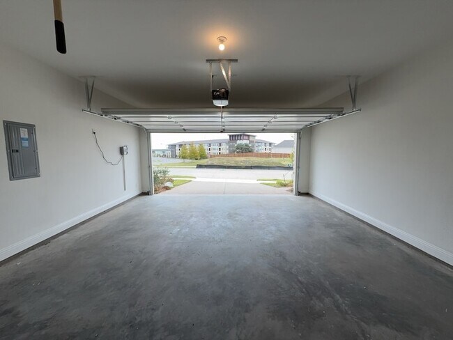 Building Photo - 2463 Bussey Dr