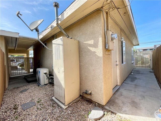 Building Photo - 16773 Randall Ave