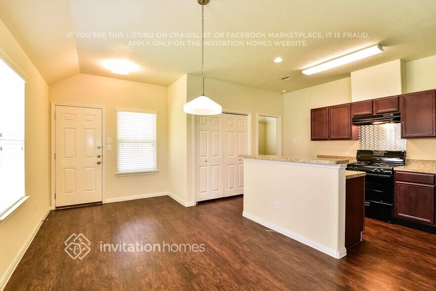 Building Photo - 6107 El Granate Dr