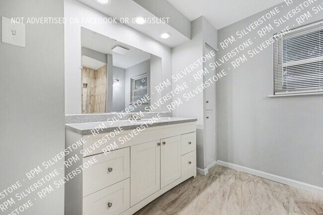 Building Photo - 2839 W Avon Rd