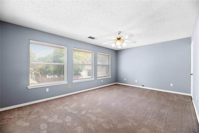 Building Photo - 2324 Dyers Oak Dr