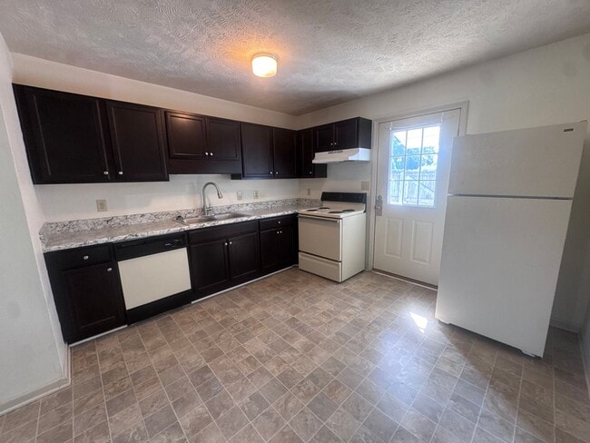 Building Photo - 143 Centipede Ln