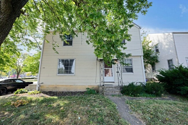 Building Photo - 1757-1759 E Frankfort St