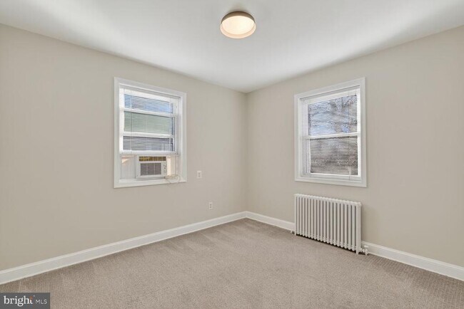 Building Photo - 1410 N Quinn St