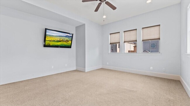 Building Photo - 931 W 23rd St