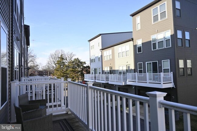 Building Photo - 2527 Emerald Branch Dr