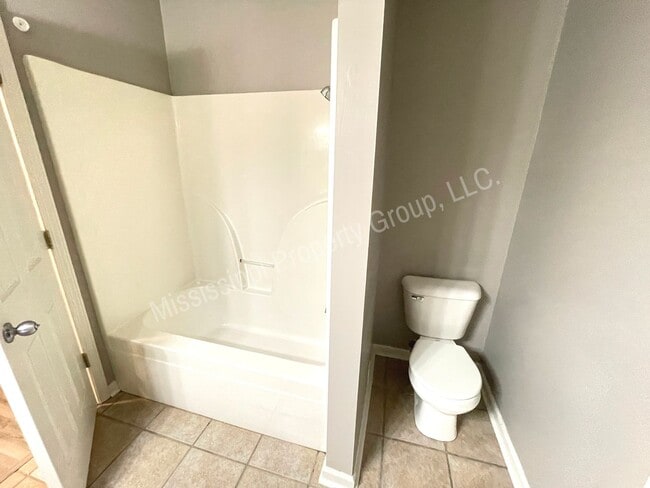 Building Photo - 3BD/2BA FOR RENT