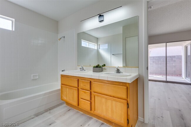 Building Photo - 582 Searchlight Dr